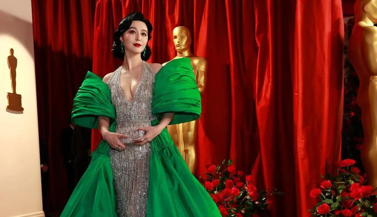 Fan Bingbing kembali ke karpet merah Oscar dengan penuh kemenangan [Foto: @bingbing_fan]