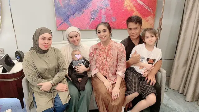 Gantikan Posisi Jadi Juri DA 5, Ini 6 Potret Kebersamaan Siti KDI dan Lesti Kejora