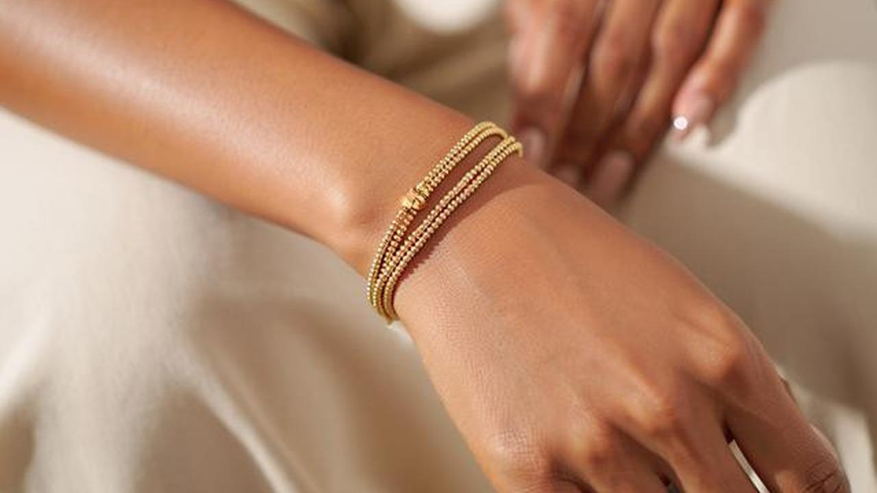 8 Pilihan Gelang Emas Minimalis Tipis tapi Tetap Terlihat Mahal, Tampil Berkelas Setiap Saat