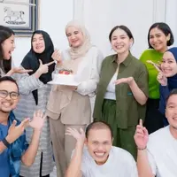 Zaskia Sungkar mendapat kejutan ulang tahun dari sahabat (credit: instagram/zaskiasungkar15)