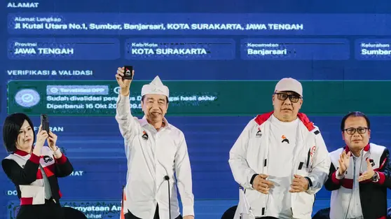 Resmi Jadi Kader PSI, Jokowi Pamer Kartu Anggota