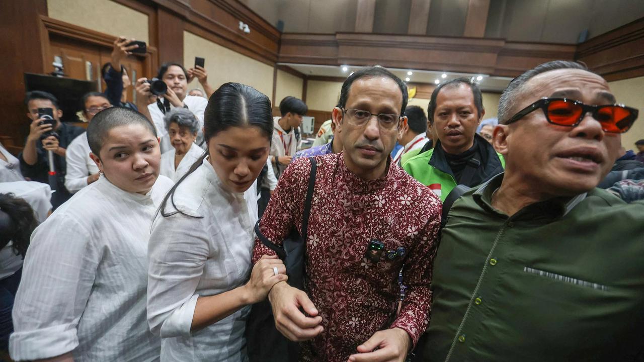 FOTO: Nadiem Makarim Dituntut 18 Tahun Penjara dalam Kasus Chromebook