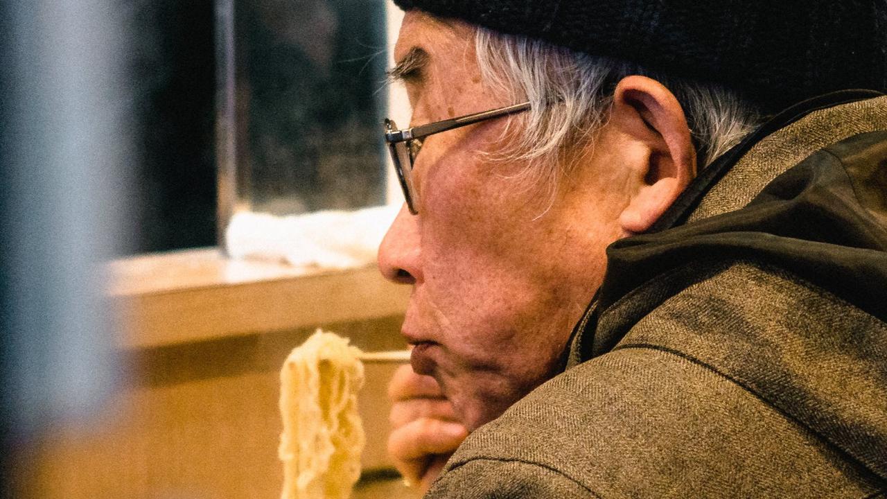 Dengan mengikuti tips di atas, kita dapat menikmati ramen otentik Jepang dengan rasa umami yang menggoda, memberikan pengalaman makan yang istimewa dan memuaskan.