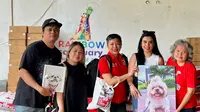 Mengenang Kematian Anjing JJ dengan Donasi 1 Ton Makanan Hewan ke Shelter