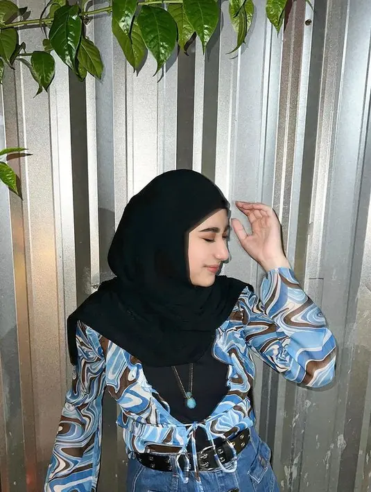 Tengku Syaira Anataya atau Chacha juga memiliki bakat seperti sang ibu dari menjadi model hingga jago bermain akting di beberapa sinetron terkenal. (FOTO: instagram.com/osnapitzcha/)