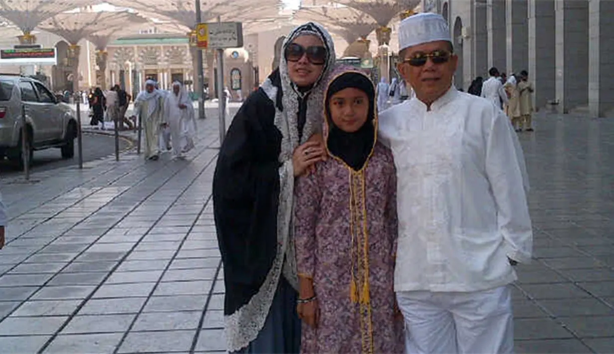 Pada 8 Juli 2000, Ingrid Kansil melahirkan. Ternyata bayi yang diidam-idamkan meninggal dunia setelah dua jam proses persalinan. Ingrid sangat terpukul dengan kejadian itu. (dok. Pribadi/ Bintang.com)