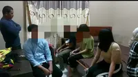 Polisi menemukan tiga orang bukan pasangan suami istri dalam kamar hotel di konawe.(Liputan6.com/Ahmad Akbar Fua)