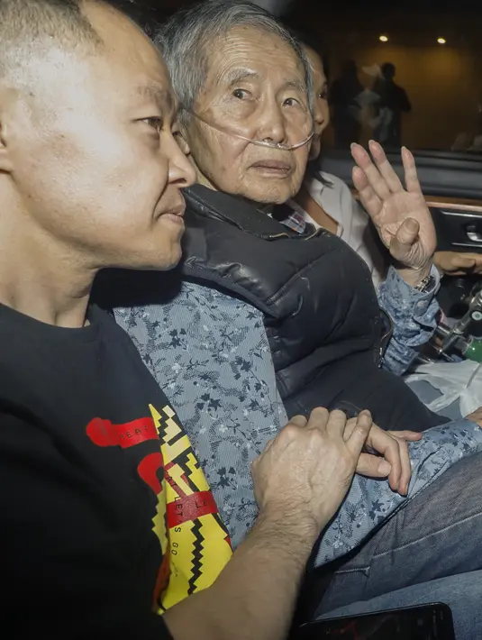 Fujimori, 85, dibebaskan dari penjara dengan alasan kemanusiaan, meskipun ada permintaan dari pengadilan hak asasi manusia regional untuk menunda pembebasannya. (Renato PAJUELO / AFP)