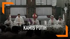 Umat Katolik di Indonesia hari ini memulai rangkaian pekan suci Paskah dengan ibadah Kamis Putih. Sejumlah warga melakukan ibadah di gereja Katedral Jakarta.