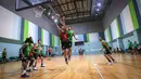 <p>Pemain Timnas Basket Indonesia, Muhammad Arighi (tengah kiri)&nbsp;berusaha mencetak poin saat pemusatan latihan Timnas Basket Indonesia untuk SEA Games 2023 Kamboja di GBK Arena, Senayan, Jakarta, Rabu (03/05/2023). (Bagaskara Lazuardi)</p>
