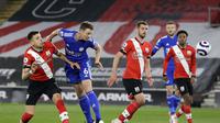 Duel antara Southampton vs Leicester City pada laga pekan ke-34 Premier League, Sabtu (1/5/2021) dini hari WIB. (KIRSTY WIGGLESWORTH / POOL / AFP)