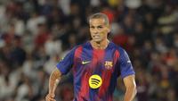 DRX World Legends Vs Barcelona Legends: Mimpi Irfan Bachdim Jadi Nyata, Girang Dapat Jersey Rivaldo
