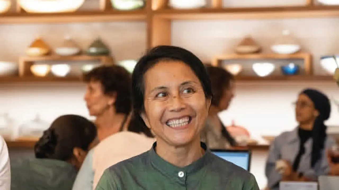 Ratu Keramik Bali, Kisah Ade Waworuntu Membawa Jenggala Mendunia
