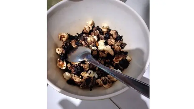 6 Potret Masak Popcorn Tak Sesuai Ekspektasi Ini Bikin Kecewa