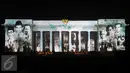 Gambar pahlawan nasional seolah menyatu di Istana Negara saat pagelaran "Nusantara Berdendang", Jakarta, Jumat (28/10). Acara ini menampilkan seni dan budaya nusantara untuk memperingati Hari Sumpah Pemuda ke-88. (Liputan6.com/Faizal Fanani)