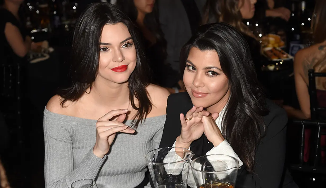 Menurutmu, bagaimana perbuatan yang di lakukan oleh Kendall Jenner untuk membela Kourtney Kardashian, girls? (StyleCaster)