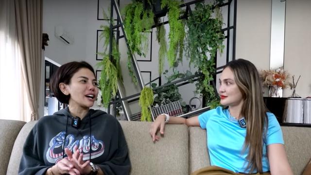Nikita Mirzani dan Luna Maya. (Foto: Dok. YouTube Crazy Nikmir Real)