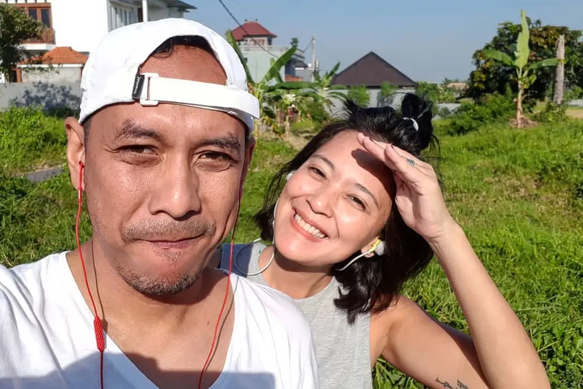 [Fimela] Pongki Barata dengan Sophie Navita