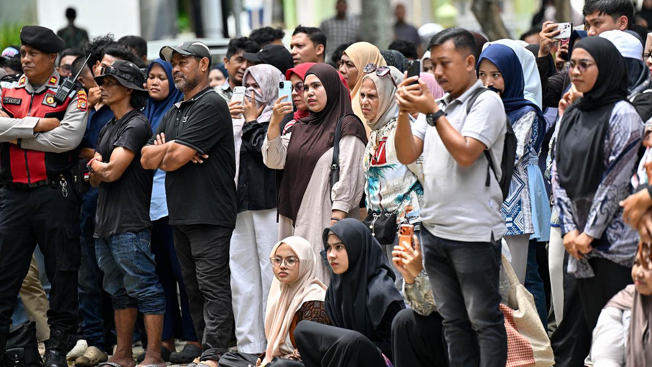 11 Pelanggar Syariat Islam Jalani Hukuman Cambuk di Banda Aceh