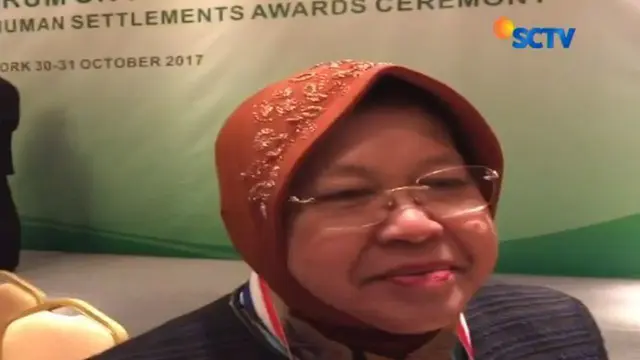 Kota Surabaya memperoleh penghargaan kota hijau dari Global Forum on Human Settlement (GFHS) atau forum global tentang permukiman.
