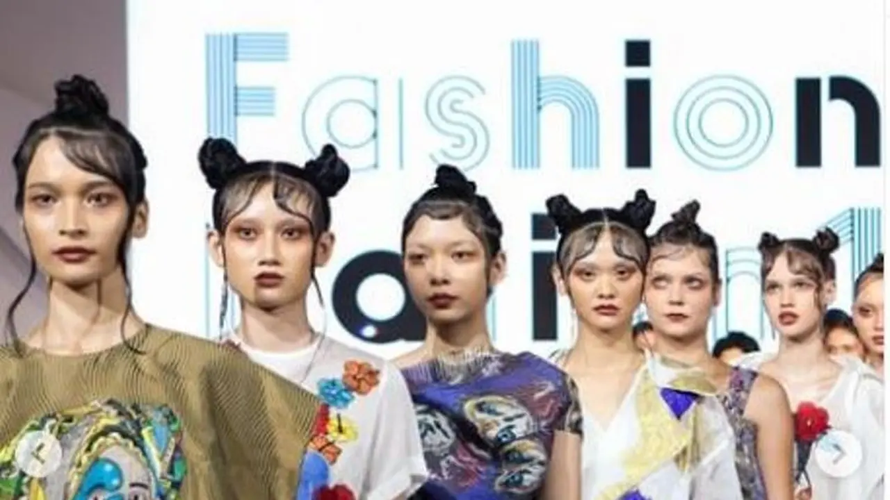 Fashion Nation 17th di Senayan City Jakarta menampilkan karya Rama Dauhan