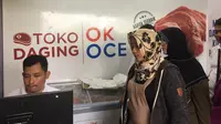 Sandiaga resmikan toko daging OK OC di Pasar Kebayoran Lama.