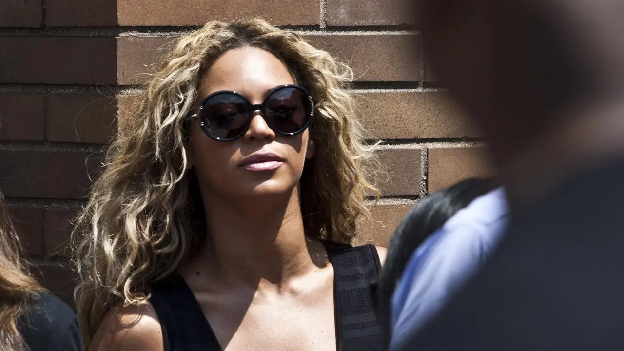 [Bintang] Kece Maksimal, Beyonce Luncurkan Koleksi Outfit Edisi Valentine