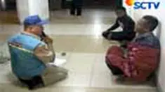 Petugas BPS Kendal melakukan pendataan terhadap tunawisma, gelandangan, dan pengemis. Sensus dilakukan malam.