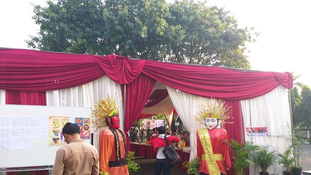 TPS 008 di pelataran kantor Lembaga Administrasi Negara di Gambir, Jakarta Pusat, tempat Jokowi akan mencoblos. (Liputan6.com/Lizsa Egeham)