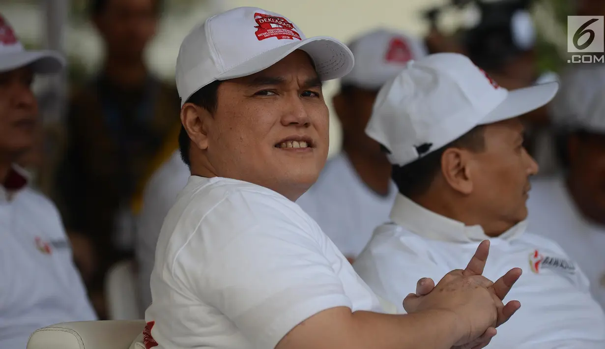 Ketua TKN Erick Thohir menghadiri deklarasi komitmen bersama menjelang kampanye rapat umum dan iklan kampanye Pemilu 2019, Jakarta, Sabtu (23/3). Bawaslu berharap deklarasi ini menjadi suatu komitmen semua pihak menciptakan Pemilu yang beretika dan bermartabat. (merdeka.com/Imam Buhori)