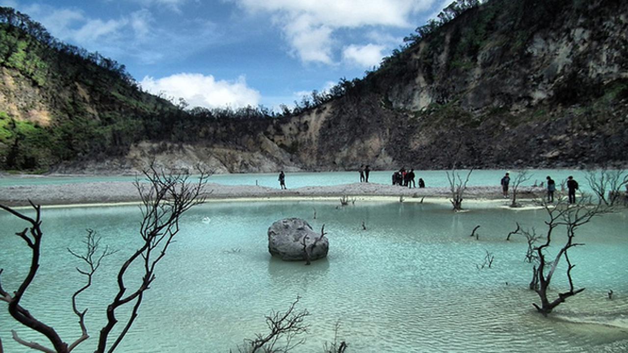  Pesona Kawah Putih Tetap Mampu Memukau  