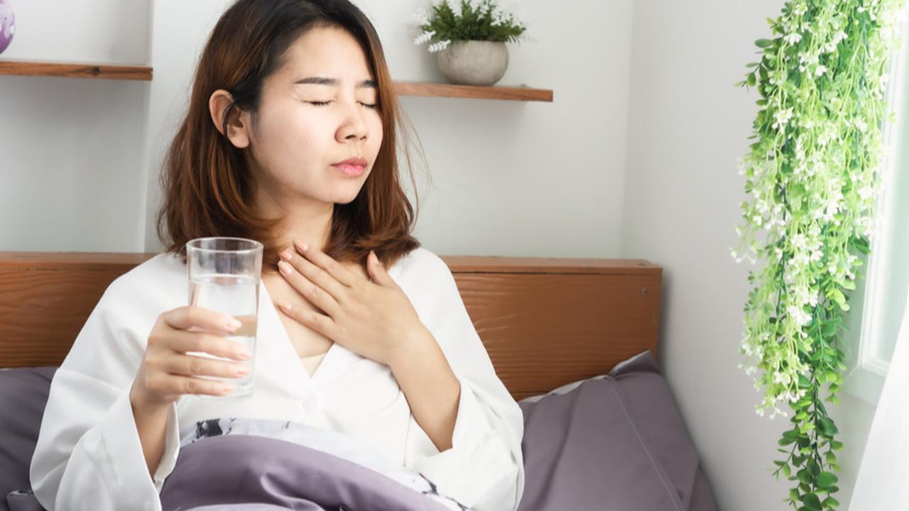 Tenggorokan Gatal Ganggu Harimu? Coba 4 Tips Ampuh Ini untuk Mengatasinya