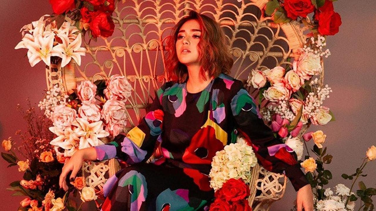 6 Gaya Amanda Manopo saat Pemotretan Berkonsep 'The Lovable', Memesona