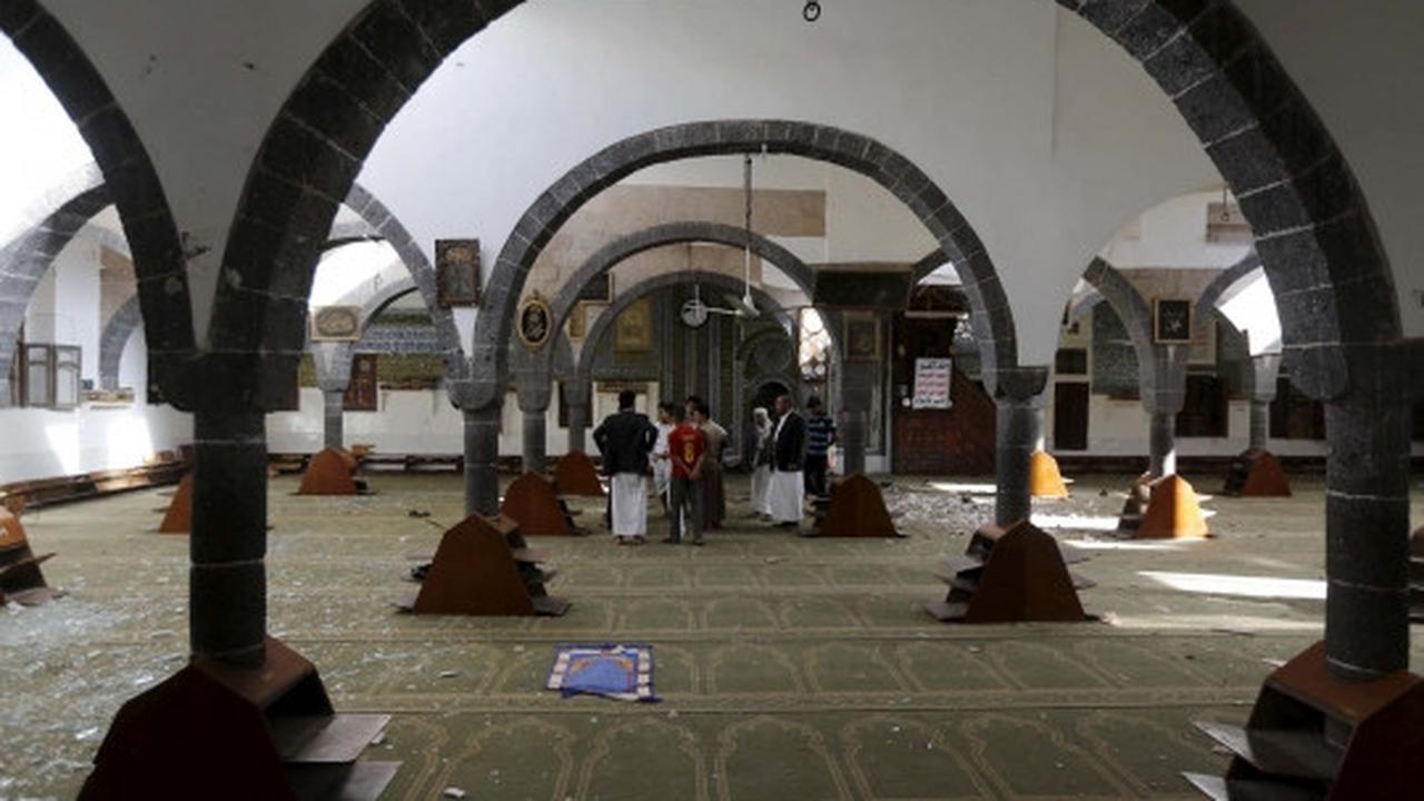 Serangan bom hantam masjid di Yaman, 29 jemaah salat Id tewas