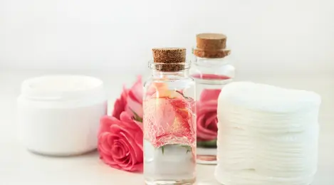 5 Manfaat Air Mawar Dan Cara Menggunakannya Agar Optimal Di Wajah Beauty Fimela 