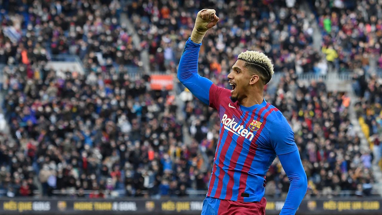 Foto: 5 Bek dengan Catatan Gol Lebih Banyak daripada Lionel Messi