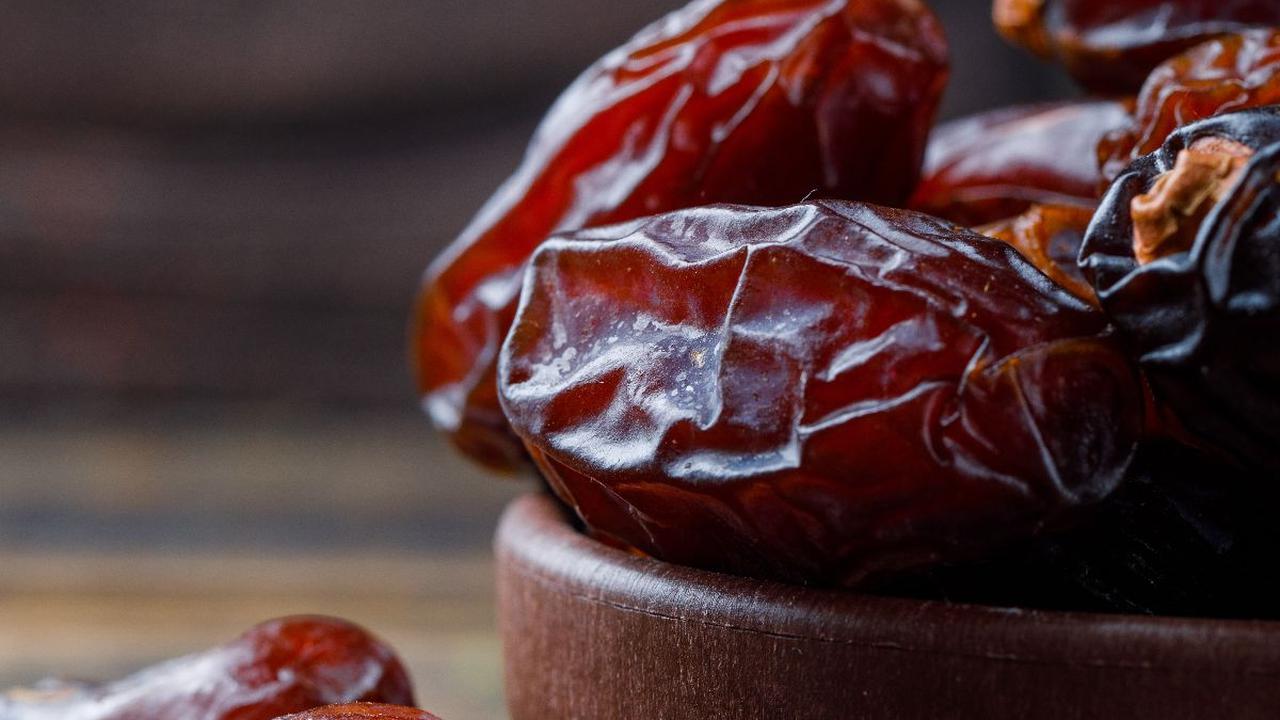 Anjuran Makan Kurma Berjumlah Ganjil
