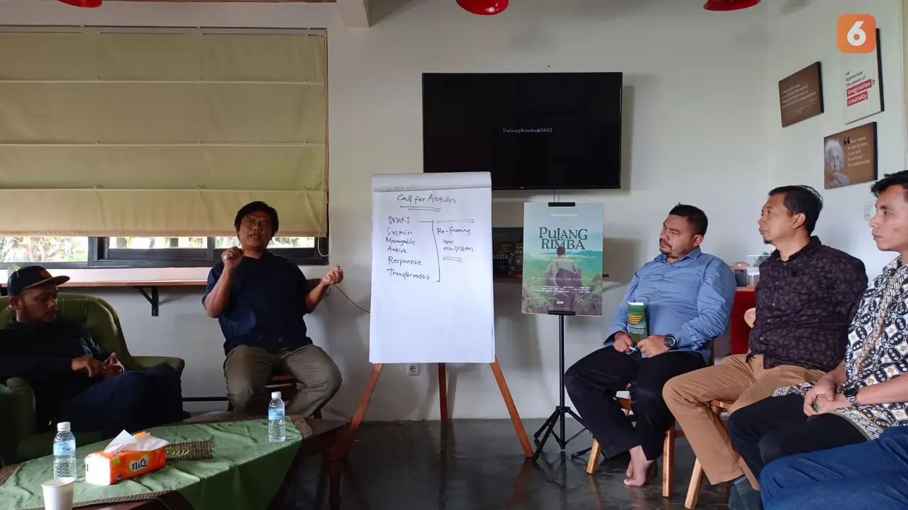 Film dokumenter berjudul “Pulang Rimba” yang menggambarkan kisah perjuangan dan tantangan Pauzan, seorang mahasiswa Politeknik Pembangunan dan Pertanian Bogor sekaligus sebagai seorang Suku Anak Dalam.
