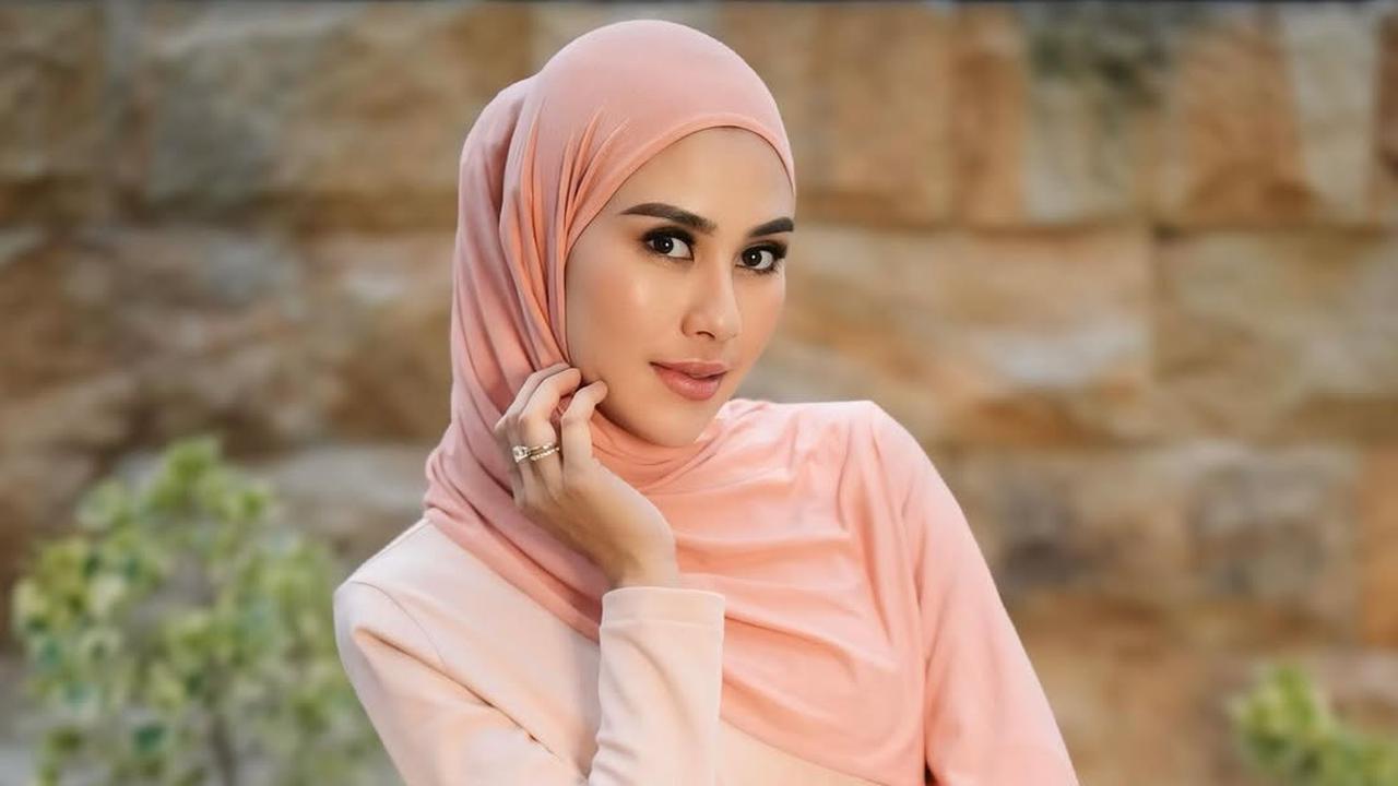Potret Syahnaz Sadiqah yang Makin Memancarkan Aura Ibu Bupati Setelah Jeje Unggul di Quick Count Pilbup KBB