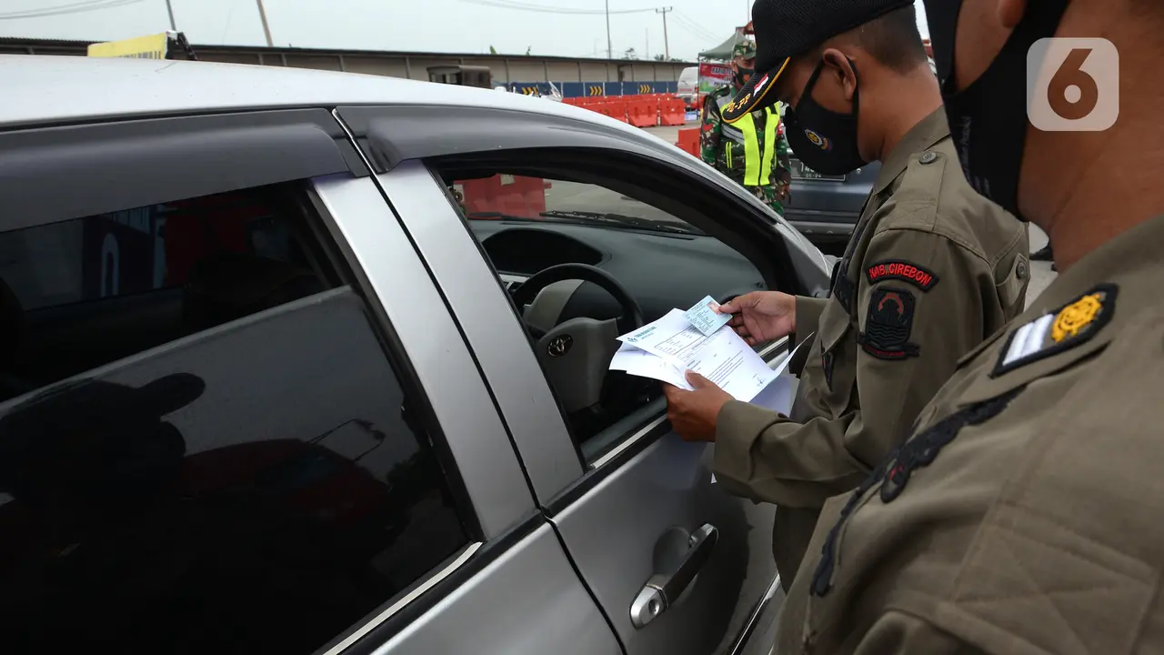 FOTO: Ada Larangan Mudik, Gerbang Tol Palimanan Terpantau Sepi
