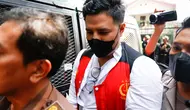 Ammar Zoni menjalani sidang perdana kasus dugaan penyalahgunaan narkoba di Pengadilan Negeri Jakarta Selatan