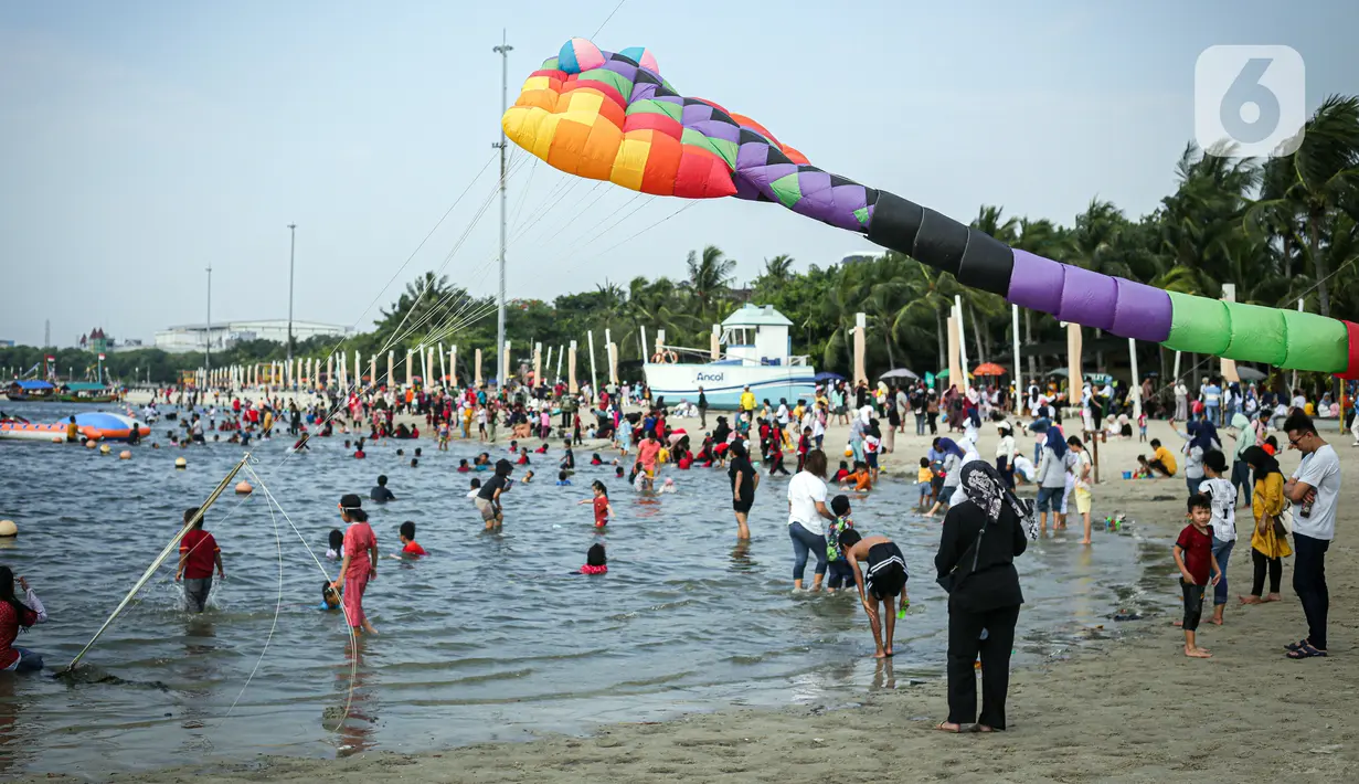 Festival layang-layang ini diikuti oleh berbagai komunitas. (Liputan6.com/Faizal Fanani)