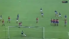 Video highlights final Piala Eropa 1984 antara Prancis melawan Spanyol yang berakhir dengan skor 2-0. Michel Platini dan Bruno Bellone, pemain yang mengantarkan Prancis menjadi Juara.
