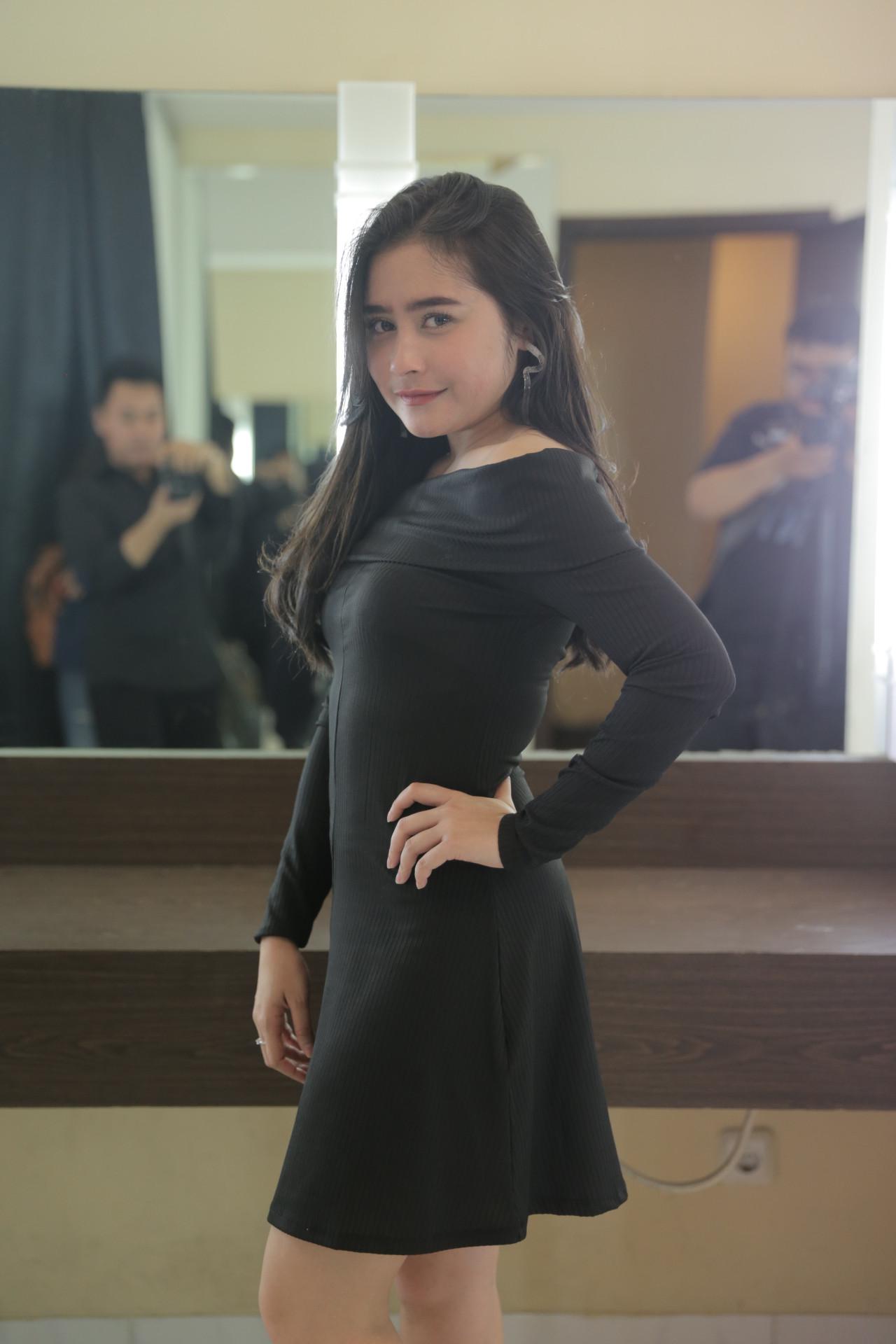 Prilly Latuconsina Ingin Buka Bisnis Travel Haji dan Umrah ...