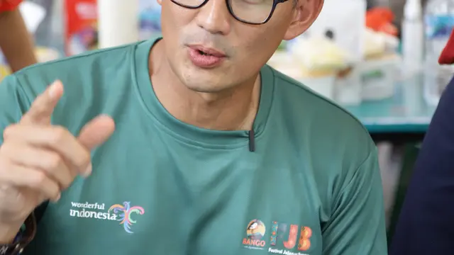 Kunjungan Sandiaga Uno di Festival Jajanan Bango 2022