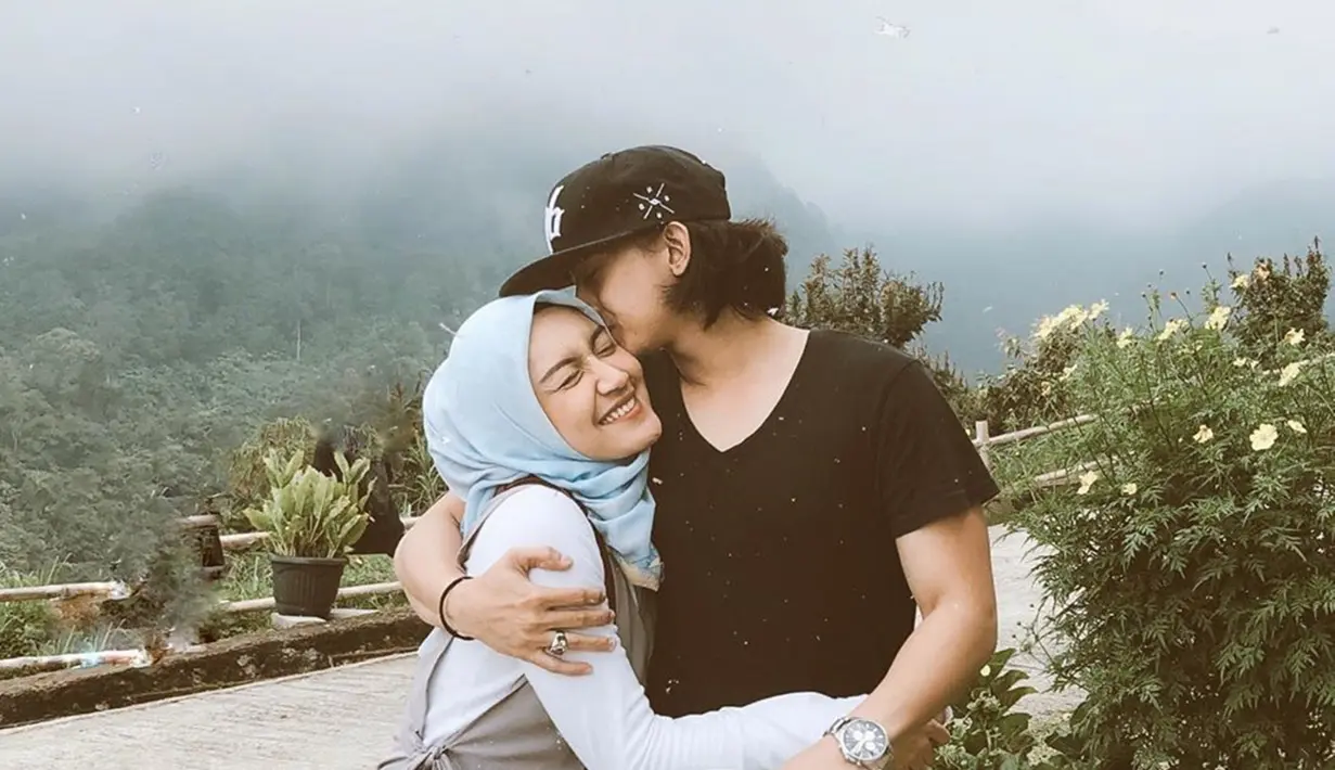 Sejak Melody Prima putuhkan untuk menikah mudah dengan Tommy Bagus Setiadi, dirinya pun sudah sangat jarang muncul di berbagai layar kaca untuk menghibur masyarakat, yang mana dari sinilah yang membersarkan nama Melody Prima. (Liputan6.com/IG/melodyprima)