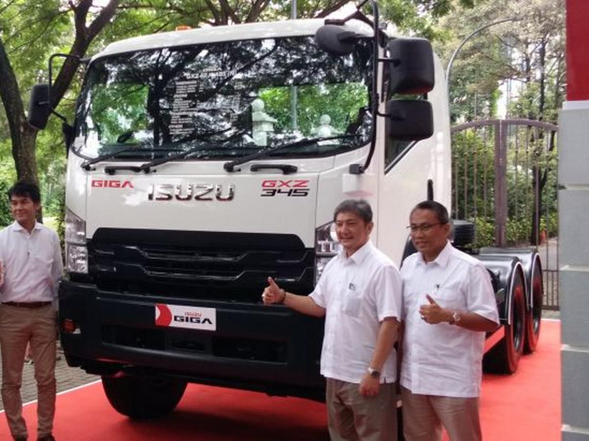 Isuzu Awali 2019 Dengan New GIGA Tractor Head Otomotif Liputan6com