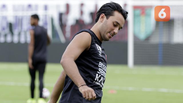 Manajemen Persib Ungkap Alasan Beri Kontrak Panjang Kepada Ezra Walian Bola Liputan6 Com