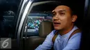 Egi John usai mengisi acara di kawasan Kapten Tendean, Jakarta, Kamis (15/9). Egi John mengaku kecewa karena dirinya sudah diselingkuhi oleh mantan istri Ben Kasyafani tersebut. (Liputan6.com/Herman Zakharia)