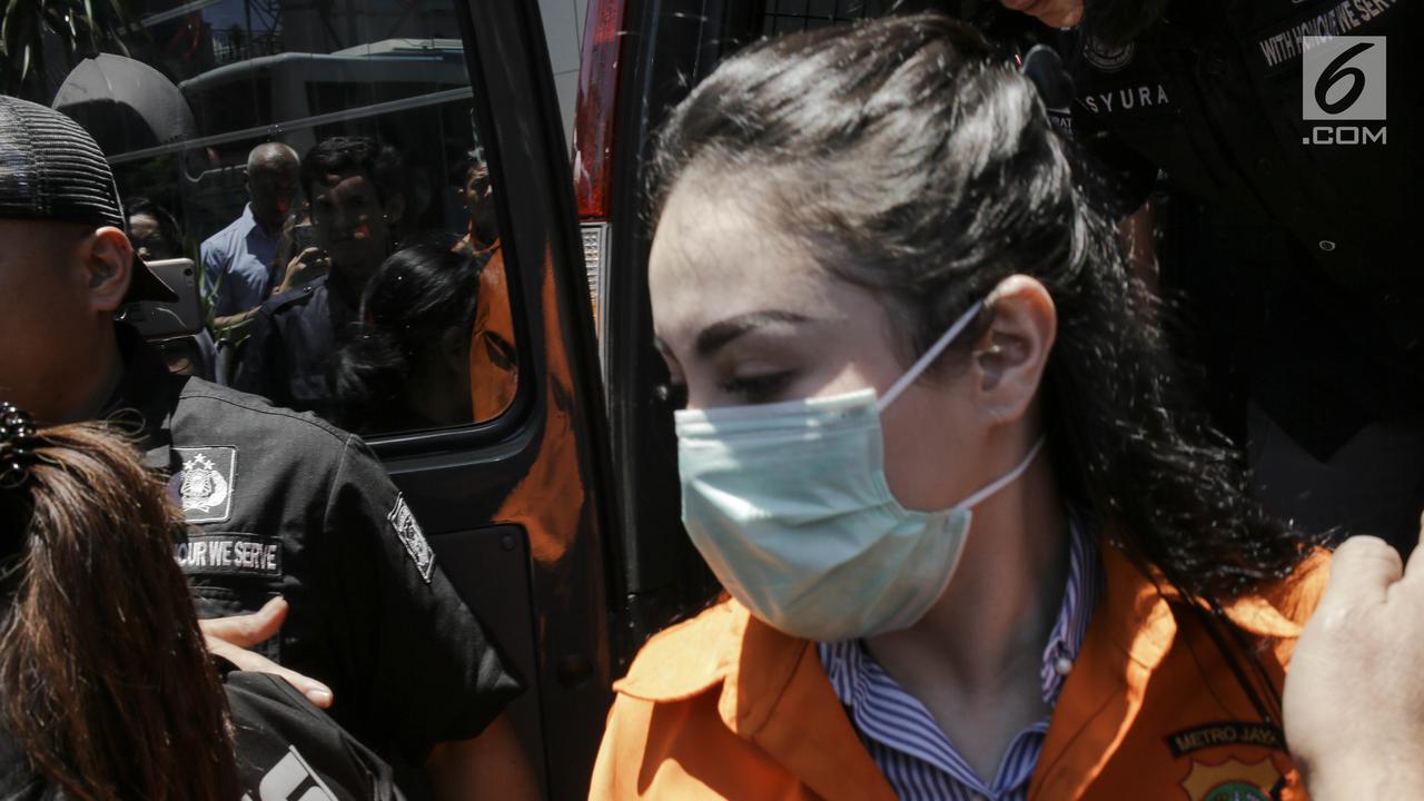 Jennifer Dunn di Kejaksaan Negeri Jakarta Selatan